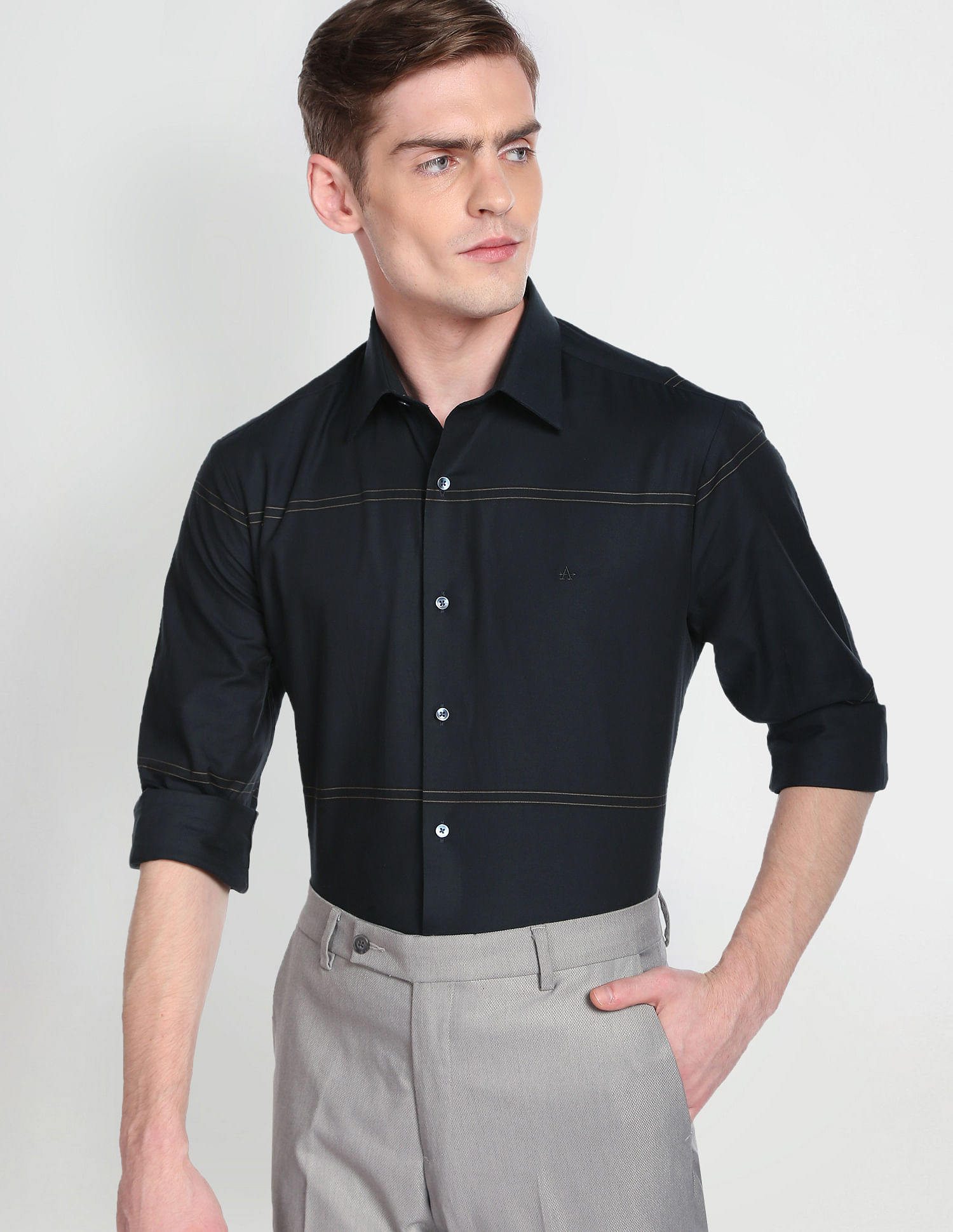 Cutaway Collar Horizontal Stripe Formal Shirt