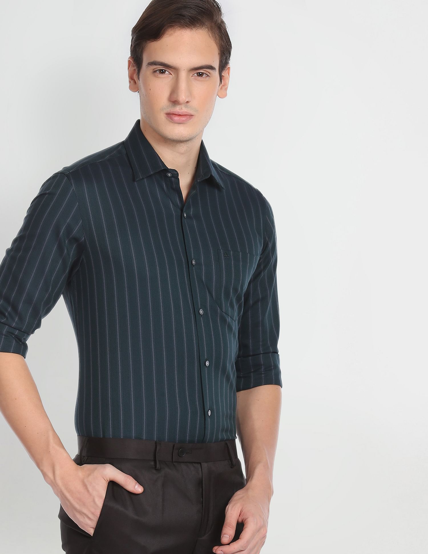 Cutaway Collar Vertical Stripe Formal Shirt